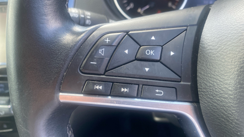 Nissan Qashqai 1.3 DiG-T Acenta Premium 5dr Petrol Hatchback